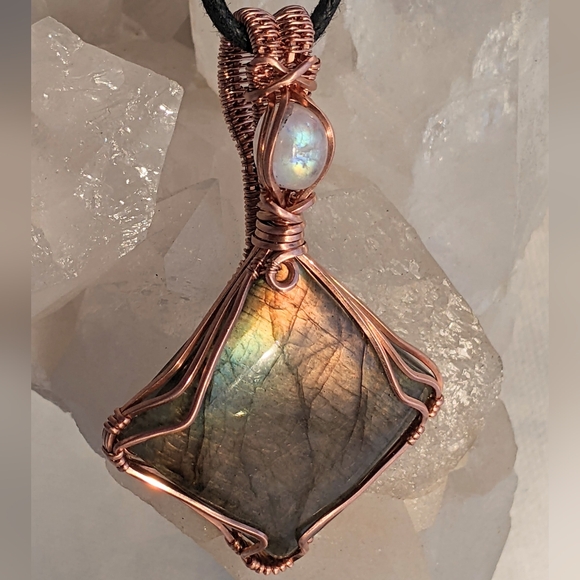 Ethereal Gemstone Pendant Necklace Natural Moonstone And Labradorite In Copper - Picture 7 of 16